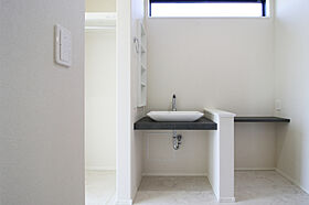 FUJIKEN ORDERHOUSEの施工事例「アクセントカラーを効かせた収納空間の充実したお家」の画像5