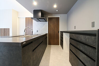 FUJIKEN ORDERHOUSEの施工事例「グレーを基調とした吹抜けリビングのお家」の画像4