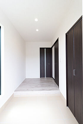 FUJIKEN ORDERHOUSEの施工事例「ホワイト×ダークブラウンのシンプルなお家 ZERO-CUBE」の画像1