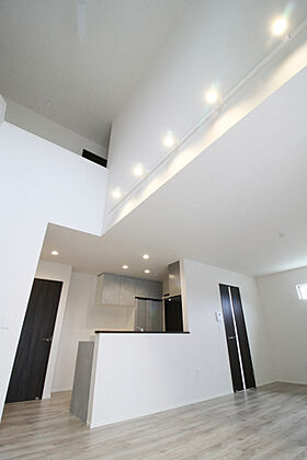 FUJIKEN ORDERHOUSEの施工事例「ホワイト×ダークブラウンのシンプルなお家 ZERO-CUBE」の画像3