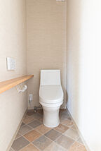 シンプルモダンスタイルのトイレ FUJIKEN ORDERHOUSEの事例画像