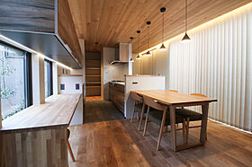 FUJIKEN ORDERHOUSEの施工事例「ガレージつきの中庭を囲んだ平屋のお家」の画像1