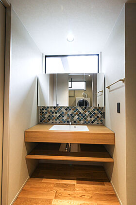 FUJIKEN ORDERHOUSEの施工事例「ガレージつきの中庭を囲んだ平屋のお家」の画像6