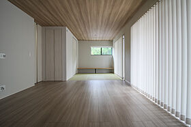 FUJIKEN ORDERHOUSEの施工事例「軒と木のぬくもりに包まれる、のびやかな平屋」の画像2