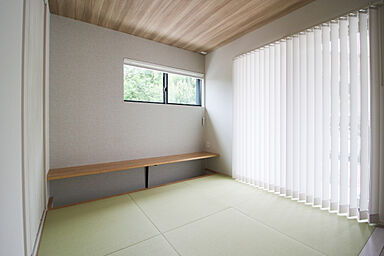 FUJIKEN ORDERHOUSEの施工事例「軒と木のぬくもりに包まれる、のびやかな平屋」の画像4