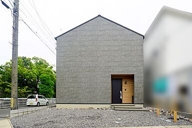 FUJIKEN ORDERHOUSEの施工事例「外にとじて内にひらく。くつろぎが重なる住まい」の画像1