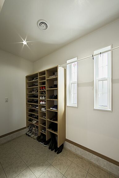 愛三株式会社の施工事例「ヨーロピアンで可愛らしく地震に強い家」の画像1