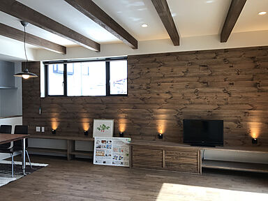 【 H&C 】高山市の高気密・高断熱住宅の専門会社の施工事例「板張りの家」の画像1