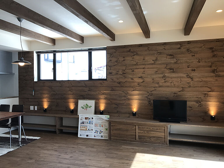 【 H&C 】高山市の高気密・高断熱住宅の専門会社の公式画像_リビング2