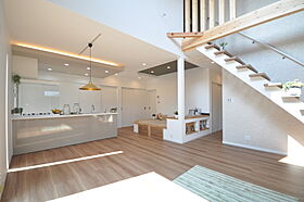 株式会社エスクリエイトの施工事例「貝塚市 異素材コーデの吹き抜けのある家」のメイン画像