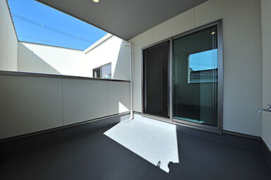 株式会社エスクリエイトの施工事例「岸和田市 前庭ピロティのある家」の画像6