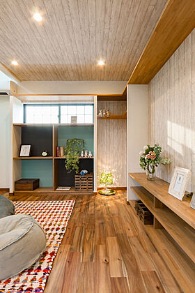 株式会社エスクリエイトの施工事例「岸和田市 ヴィンテージでファンシーな家」の画像2