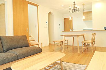ワンダーホーム ~土地相談からお手伝いいたします~の施工事例「カフェテイスト×W発電の家」の画像