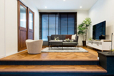 ワンダーホーム ~土地相談からお手伝いいたします~の施工事例「プライベート空間が広がる2階リビングが魅力のナチュラルモダンスタイルの家」の画像2