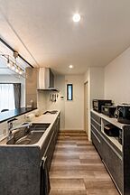 シンプルモダンスタイルのキッチン ワンダーホーム ~土地相談からお手伝いいたします~の事例画像