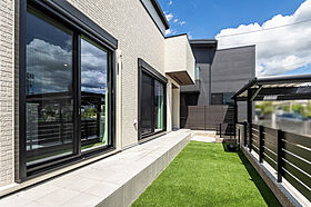 ワンダーホーム ~土地相談からお手伝いいたします~の施工事例「豊富な収納で暮らしやすさ抜群!洗練されたモダンスタイルの家」の画像1