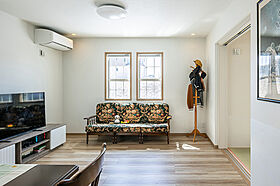 ワンダーホーム ~土地相談からお手伝いいたします~の施工事例「漆喰壁にオレンジの瓦屋根が可愛い南欧風の家」の画像4