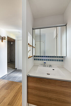 ワンダーホーム ~土地相談からお手伝いいたします~の施工事例「石材を使った外構デザインが魅力!ランドリールームのある北欧スタイルの家」の画像3