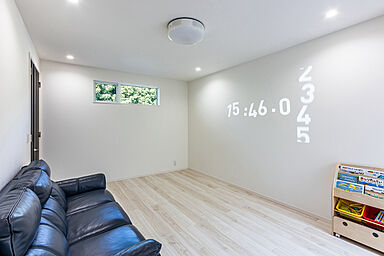 ワンダーホーム ~土地相談からお手伝いいたします~の施工事例「こだわりの照明が目を惹くスタイリッシュでホテルライクな家」の画像4