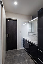 シンプルモダンスタイルの洗面所 ワンダーホーム ~土地相談からお手伝いいたします~の事例画像