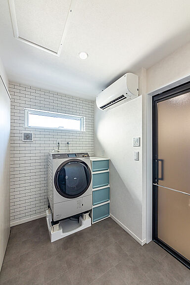 ワンダーホーム ~土地相談からお手伝いいたします~の施工事例「こだわりの照明が目を惹くスタイリッシュでホテルライクな家」の画像9