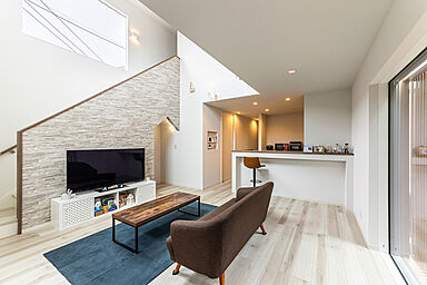 ワンダーホーム ~土地相談からお手伝いいたします~の施工事例「遊び心満載!肉球型の窓が可愛いナチュラルモダンスタイルの家」の画像2