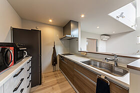 ワンダーホーム ~土地相談からお手伝いいたします~の施工事例「遊び心満載!肉球型の窓が可愛いナチュラルモダンスタイルの家」の画像5