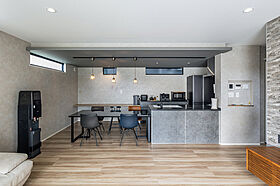 ワンダーホーム ~土地相談からお手伝いいたします~の施工事例「家族の距離が近付く!スタイリッシュなナチュラルモノトーンの家」の画像5