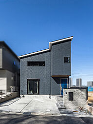 ワンダーホーム ~土地相談からお手伝いいたします~の施工事例「豊富な収納が魅力的!青色がアクセントのシンプルモダンな家」の画像