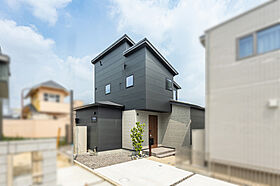 ワンダーホーム ~土地相談からお手伝いいたします~の施工事例「こだわりの照明が彩る大人のためのスタイリッシュな家」のメイン画像