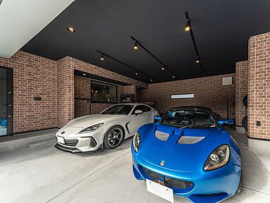 ワンダーホーム ~土地相談からお手伝いいたします~の施工事例「愛車と愛犬、どちらも主役。こだわりを詰め込んだ黒いガレージハウス」の画像2