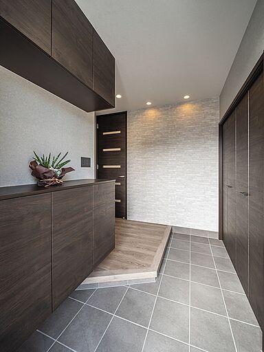 ワンダーホーム ~土地相談からお手伝いいたします~の施工事例「愛車と愛犬、どちらも主役。こだわりを詰め込んだ黒いガレージハウス」の画像3