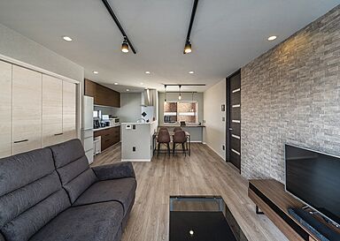 ワンダーホーム ~土地相談からお手伝いいたします~の施工事例「愛車と愛犬、どちらも主役。こだわりを詰め込んだ黒いガレージハウス」の画像4