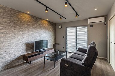 ワンダーホーム ~土地相談からお手伝いいたします~の施工事例「愛車と愛犬、どちらも主役。こだわりを詰め込んだ黒いガレージハウス」の画像5