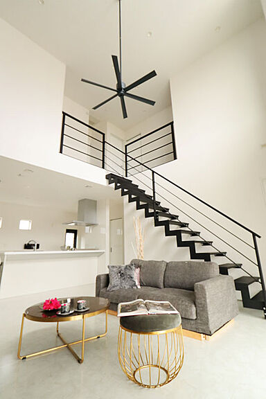 株式会社 WOODY HOUSEの施工事例「白い外観の2階建て住宅|モダンスタイル」の画像2