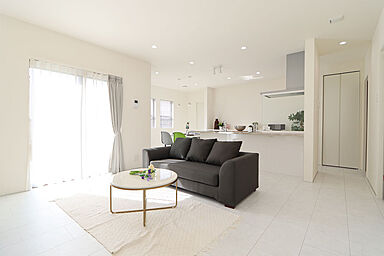 株式会社 WOODY HOUSEの施工事例「スカイバルコニーのある2階建て住宅」の画像