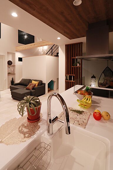 株式会社 WOODY HOUSEの施工事例「リゾートインテリアの2階建て|35坪」の画像5