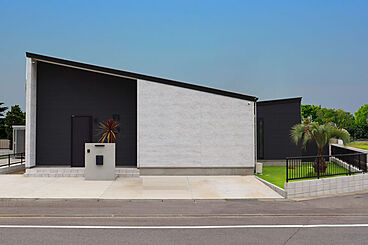 株式会社 WOODY HOUSEの施工事例「アクアリウムのある平屋住宅|34坪」の画像