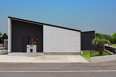 株式会社 WOODY HOUSEの施工事例「アクアリウムのある平屋住宅|34坪」の画像