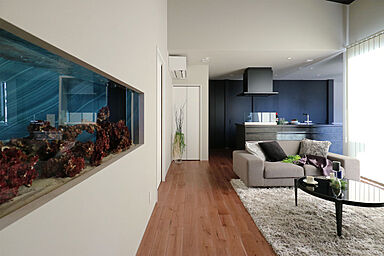 株式会社 WOODY HOUSEの施工事例「アクアリウムのある平屋住宅|34坪」の画像2