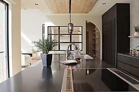 株式会社 WOODY HOUSEの施工事例「4mの吹き抜けとヌックが家族の中心の平屋|32坪」の画像6