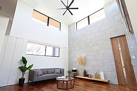 株式会社WOODY HOUSEの施工事例「中庭のあるコの字型の平屋|36坪」の画像1