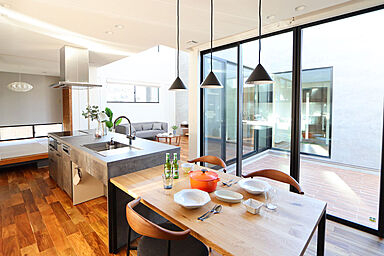 株式会社 WOODY HOUSEの施工事例「中庭のあるコの字型の平屋|36坪」の画像3