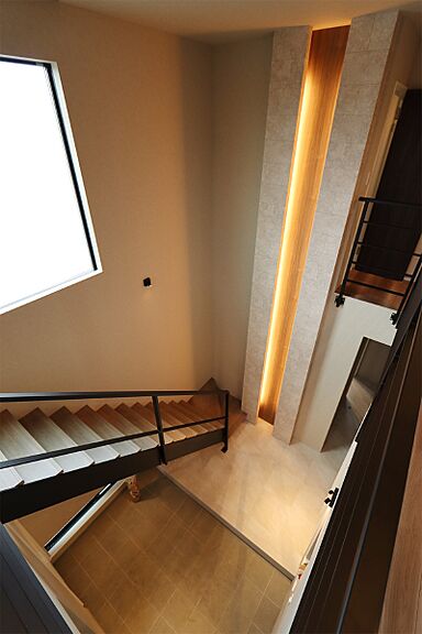 株式会社 WOODY HOUSEの施工事例「造作アクセントが光るラグジュアリーモダンの2階建て|44坪」の画像5