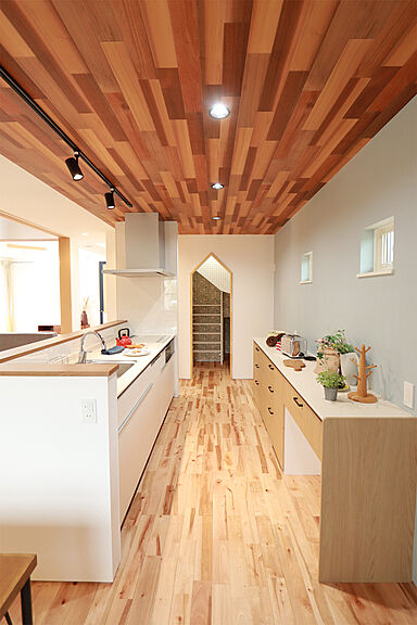 株式会社WOODY HOUSEの施工事例「「大人かわいい」スキップフロアのある2階建て | 43坪」の画像4