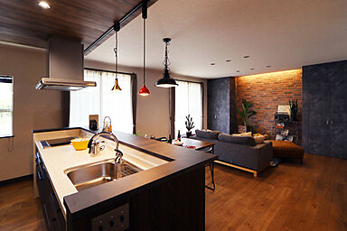 株式会社 WOODY HOUSEの施工事例「2階建てのサーファーズハウス|46坪」の画像4