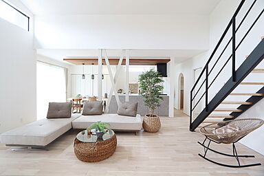 株式会社 WOODY HOUSEの施工事例「ホワイトインテリアの1.5階建て | 36坪」の画像