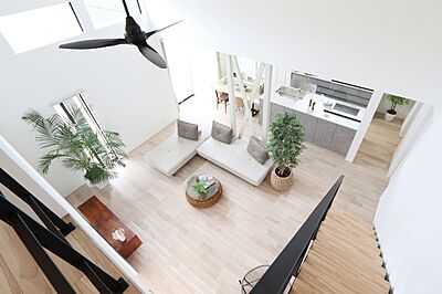 シンプルモダンスタイルのリビング 株式会社 WOODY HOUSEの事例画像