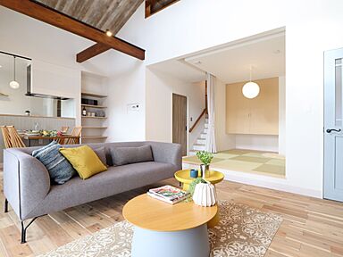 WOODY HOUSEの施工事例「海辺のカフェ風くつろぎ平屋 | 33坪」の画像1