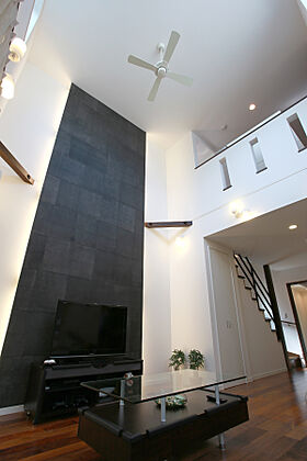 【悠悠ホーム | 健康、快適、長寿命の家】の施工事例「アウトドア気分を味わえる家/家族との時間を楽しめる格好良さと癒しが共存。」の画像5